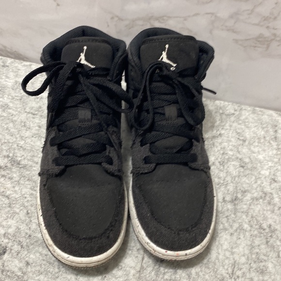 jordan 1 mid crater black